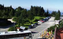 der Parkplatz vorm Hotel "Panorama"